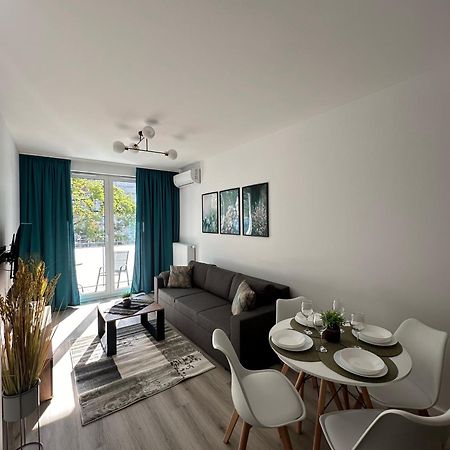 Skytravel 26 Apartament Pileckiego Nowy Dwor Mazowiecki Airport Modlin 24H Exterior foto