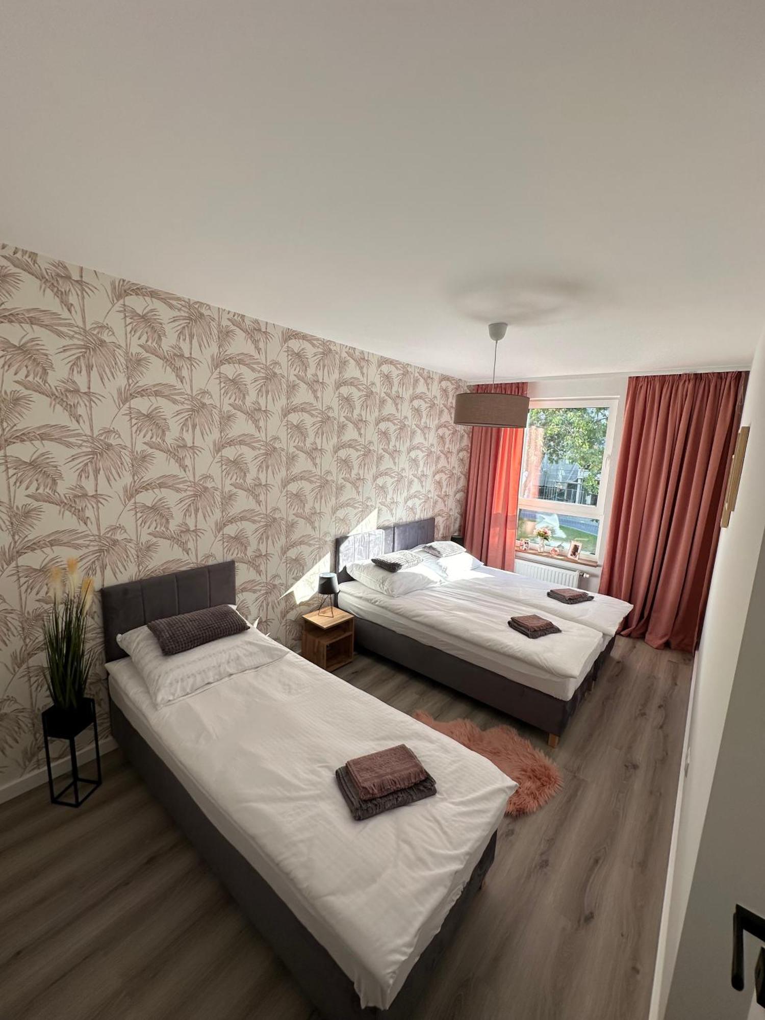 Skytravel 26 Apartament Pileckiego Nowy Dwor Mazowiecki Airport Modlin 24H Exterior foto