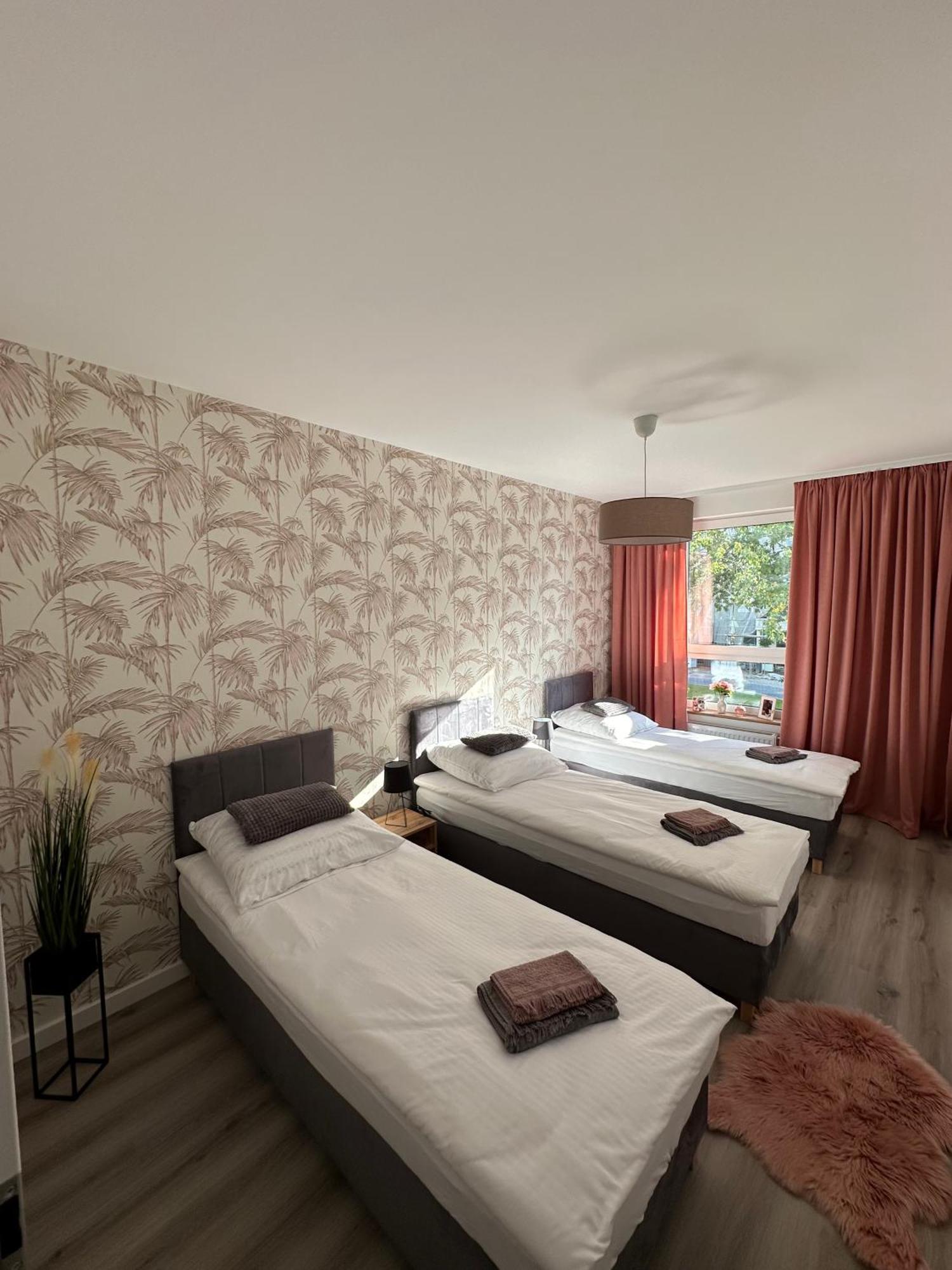 Skytravel 26 Apartament Pileckiego Nowy Dwor Mazowiecki Airport Modlin 24H Exterior foto