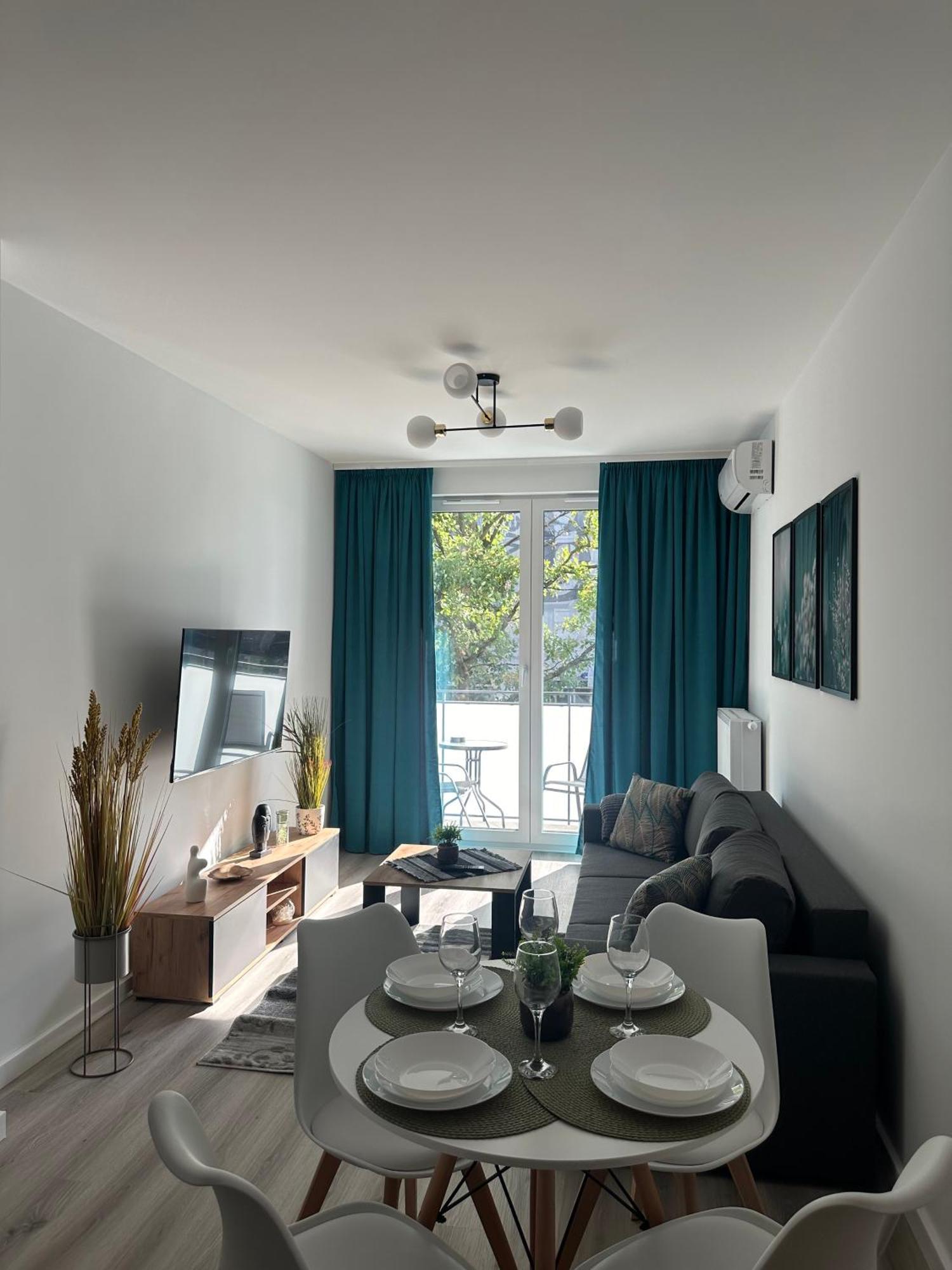 Skytravel 26 Apartament Pileckiego Nowy Dwor Mazowiecki Airport Modlin 24H Exterior foto