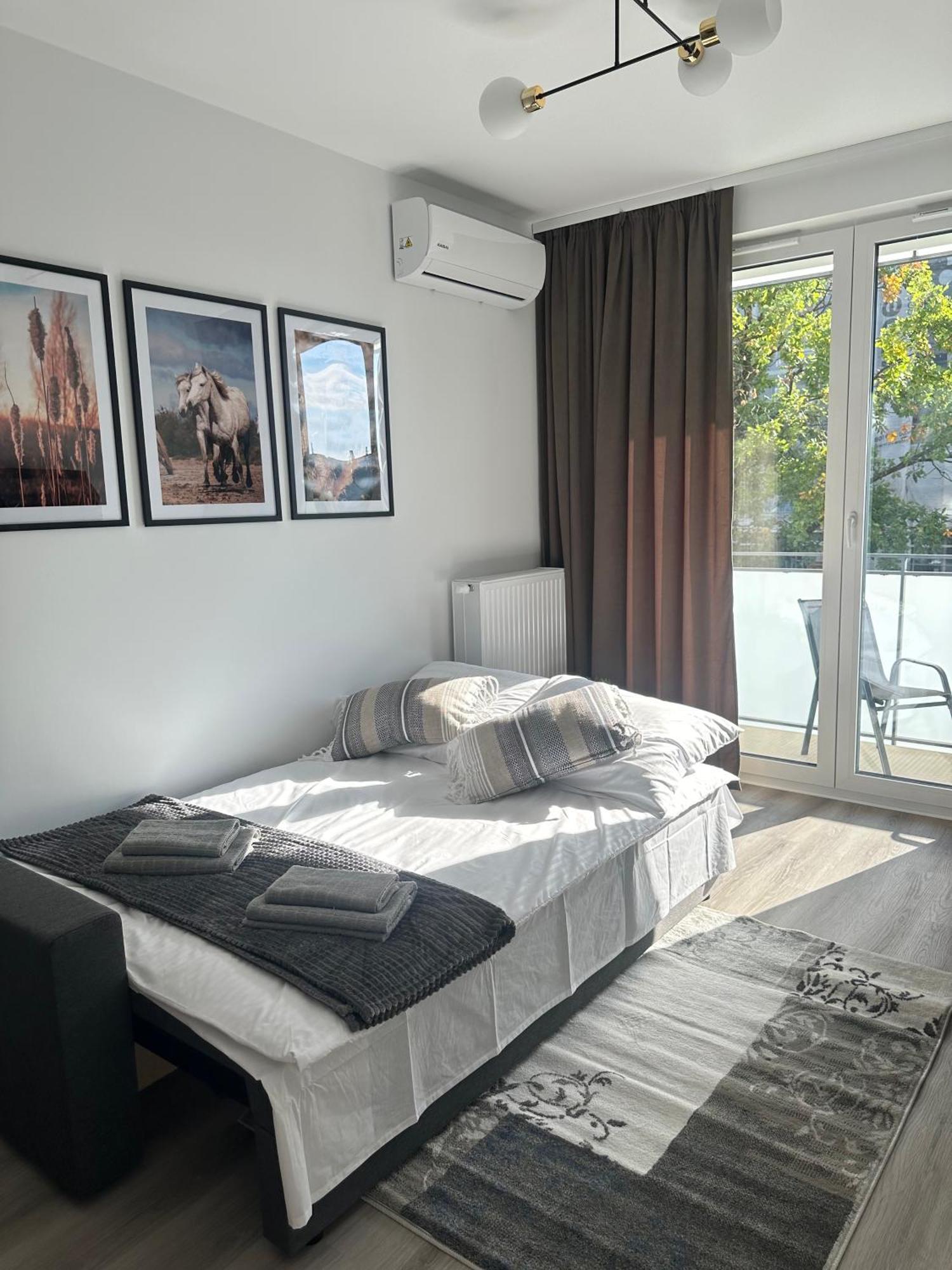 Skytravel 26 Apartament Pileckiego Nowy Dwor Mazowiecki Airport Modlin 24H Exterior foto